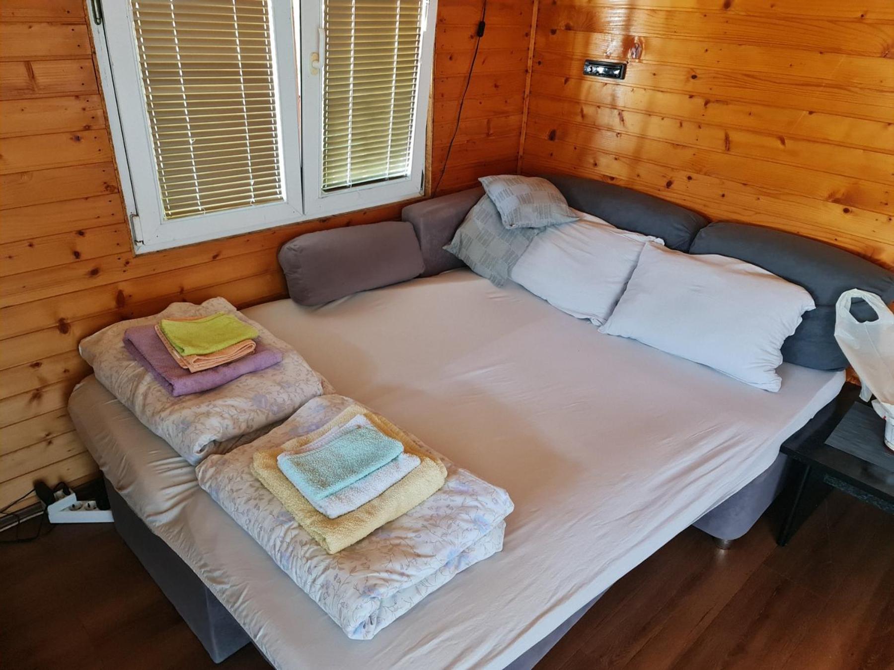Villa Kuca I Splav Na Reci Savi Belgrad Zimmer foto